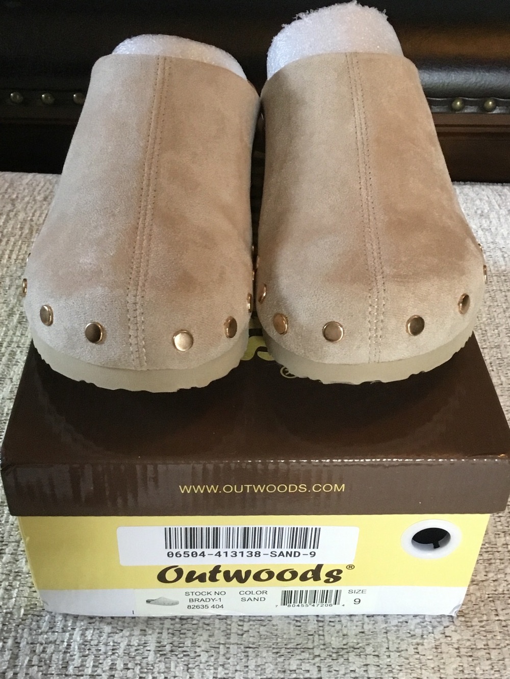 Outwoods Sand Suede Clogs with Grommets - Picture 2 of 7